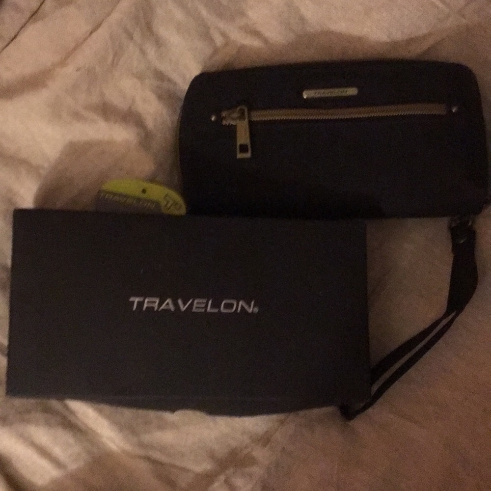 Travelon Microfiber RFID Security Wallet